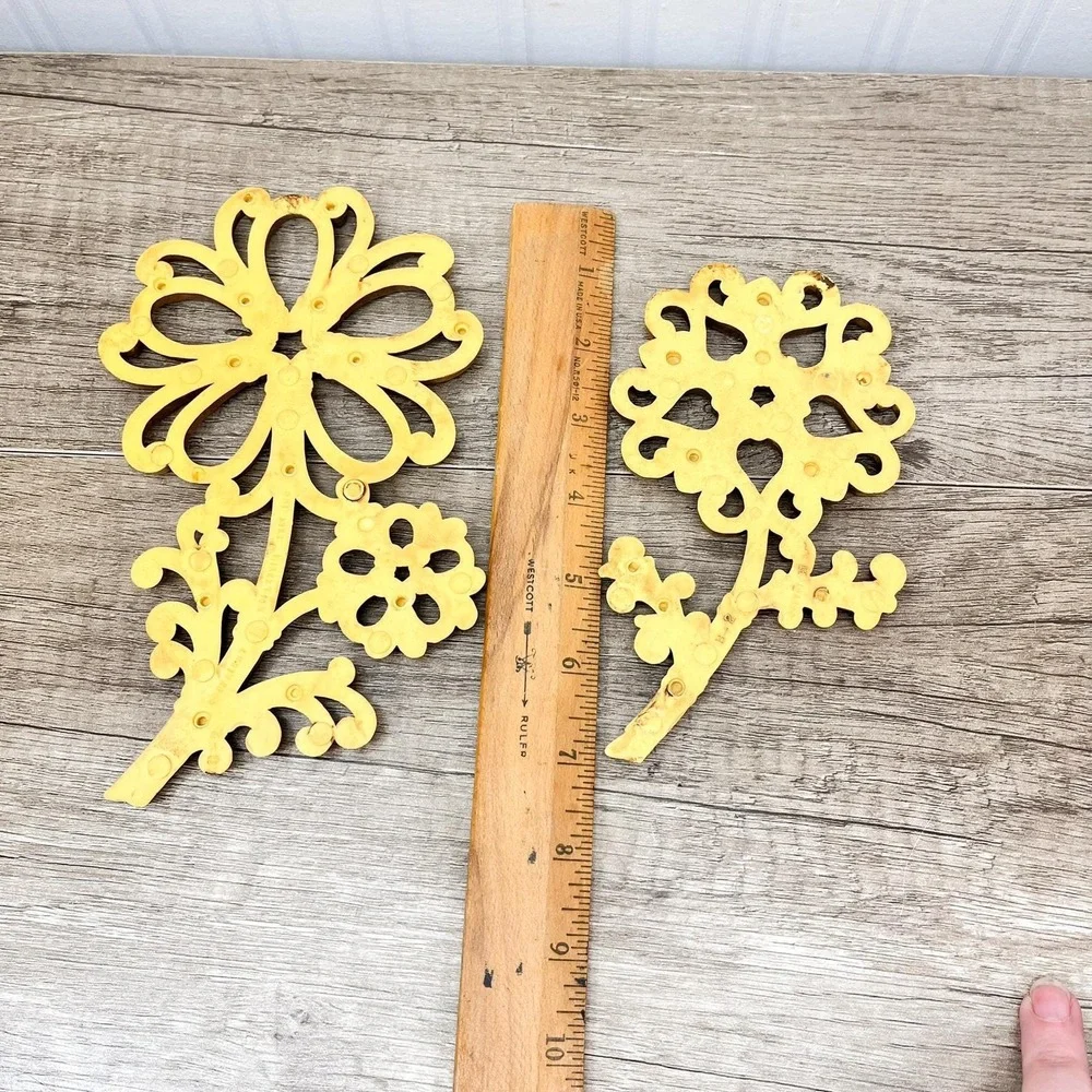 Vintage Plastic‎ Wall Flower Decor - Dart Inc, Homco Wall Hangings